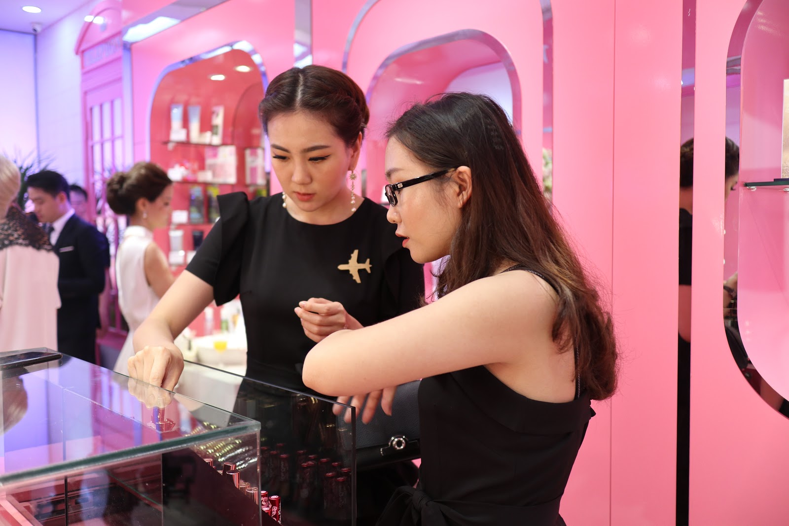 Nghe nữ MC xinh đẹp nhất nhì VTV bật mí cách chăm sóc da khoẻ đẹp mùa nắng - Ảnh 3. Nghe nữ MC xinh đẹp nhất nhì VTV bật mí cách chăm sóc da khoẻ đẹp mùa nắng - Ảnh 3.