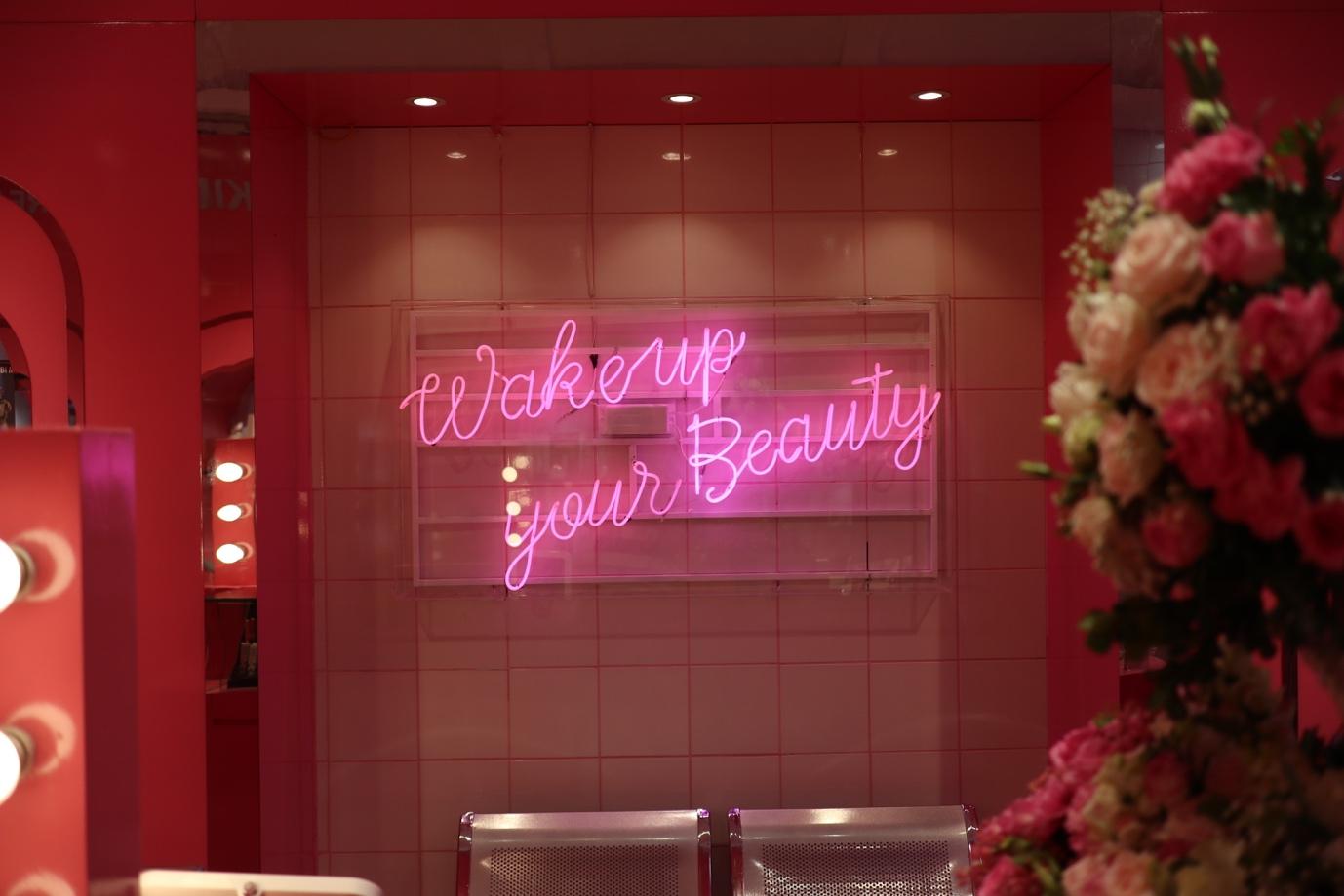 Nghe nữ MC xinh đẹp nhất nhì VTV bật mí cách chăm sóc da khoẻ đẹp mùa nắng - Ảnh 8. Nghe nữ MC xinh đẹp nhất nhì VTV bật mí cách chăm sóc da khoẻ đẹp mùa nắng - Ảnh 8.