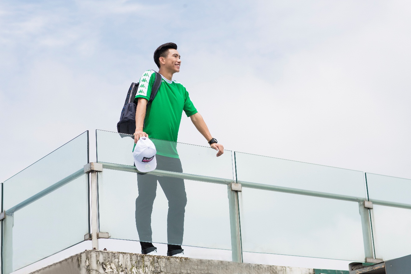 U23 cuồng nhiệt cổ vũ World Cup với BST áo phiên bản đặc biệt - Ảnh 6. U23 cuồng nhiệt cổ vũ World Cup với BST áo phiên bản đặc biệt - Ảnh 6.