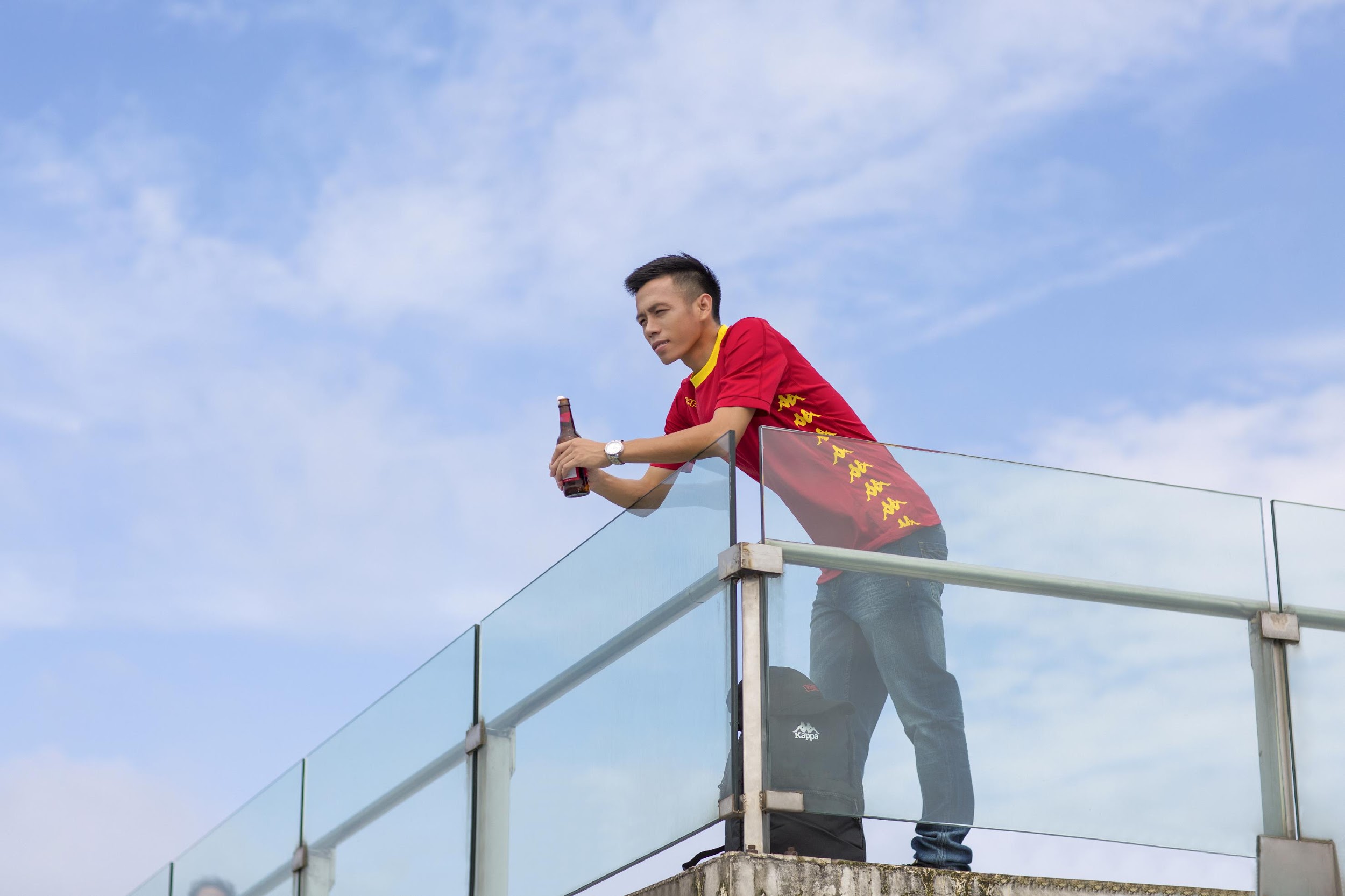 U23 cuồng nhiệt cổ vũ World Cup với BST áo phiên bản đặc biệt - Ảnh 9. U23 cuồng nhiệt cổ vũ World Cup với BST áo phiên bản đặc biệt - Ảnh 9.