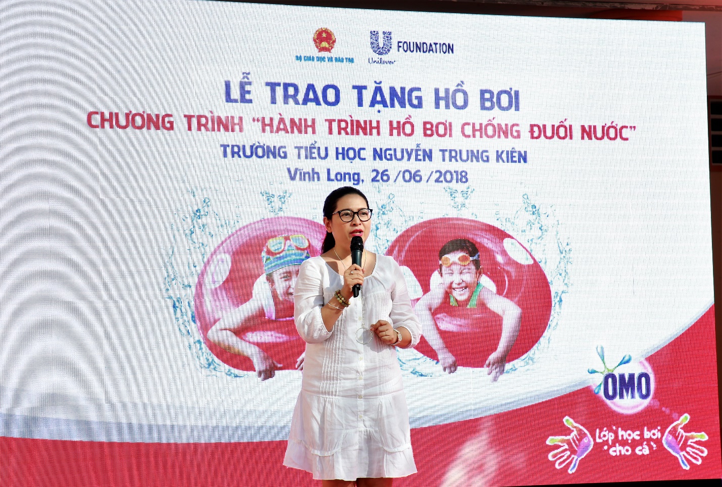 Tò mò khám phá “Lớp học bơi cho cá” đầu tiên được hoàn thành - Ảnh 3. Tò mò khám phá “Lớp học bơi cho cá” đầu tiên được hoàn thành - Ảnh 3.