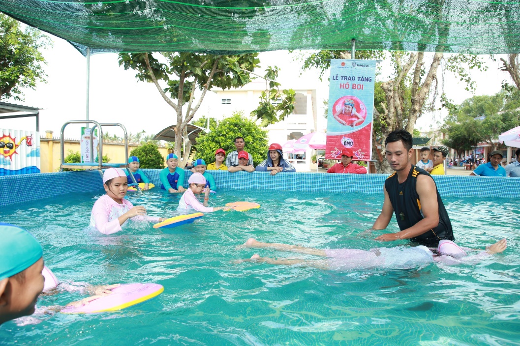 Tò mò khám phá “Lớp học bơi cho cá” đầu tiên được hoàn thành - Ảnh 7. Tò mò khám phá “Lớp học bơi cho cá” đầu tiên được hoàn thành - Ảnh 7.