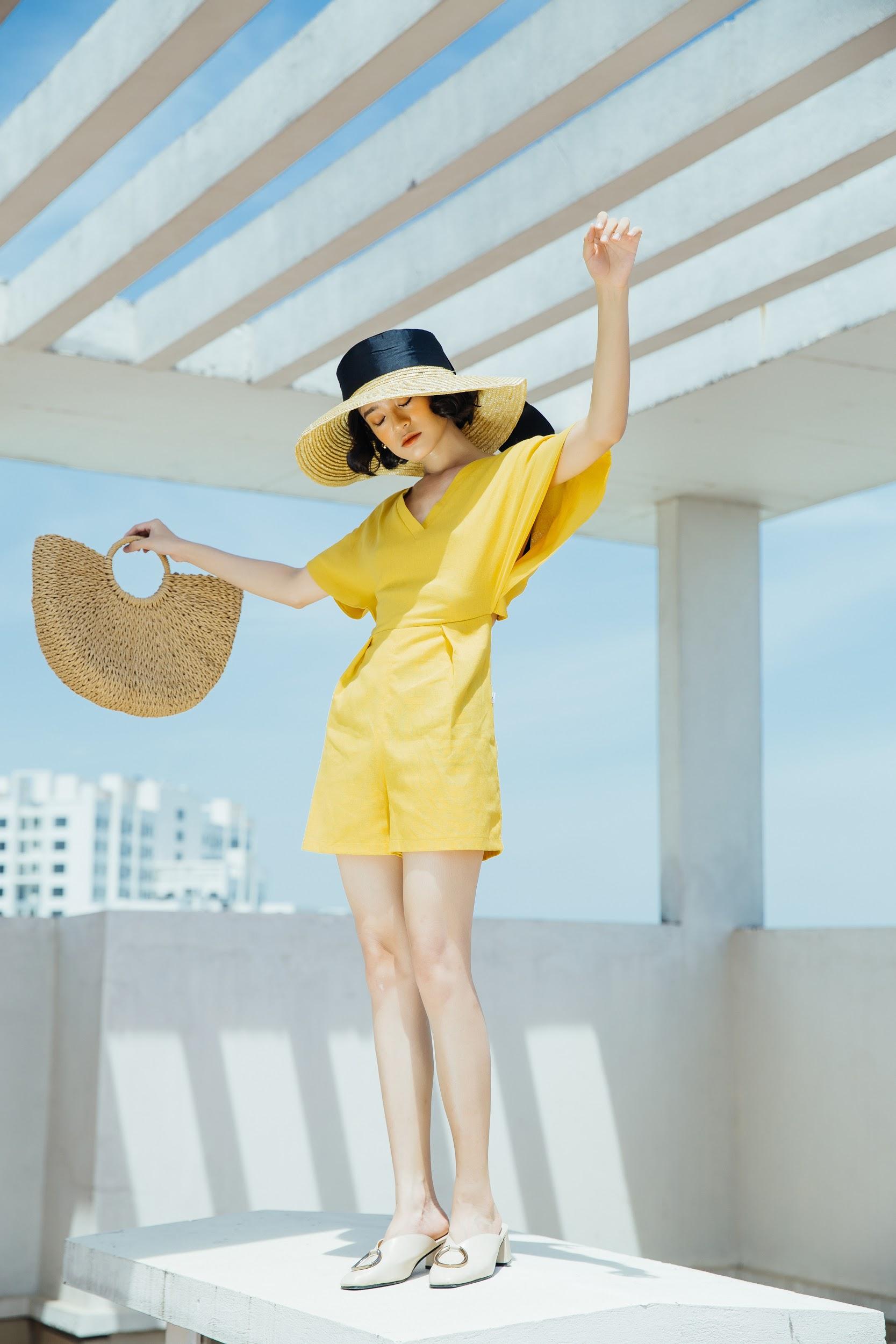 Xu hướng thời trang vải đũi - Gợi ý cực trendy cho các cô nàng hè này - Ảnh 6. Xu hướng thời trang vải đũi - Gợi ý cực trendy cho các cô nàng hè này - Ảnh 6.