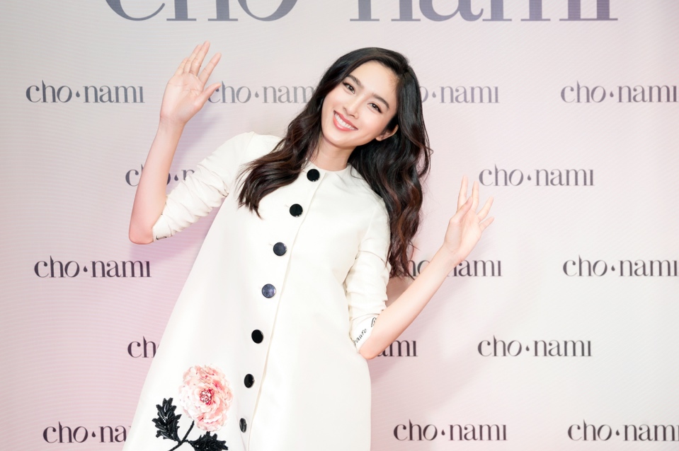 Nữ thần chuyển giới Nong Poy và Phương Lê gây náo loạn tại sự kiện - Ảnh 6. Nữ thần chuyển giới Nong Poy và Phương Lê gây náo loạn tại sự kiện - Ảnh 6.