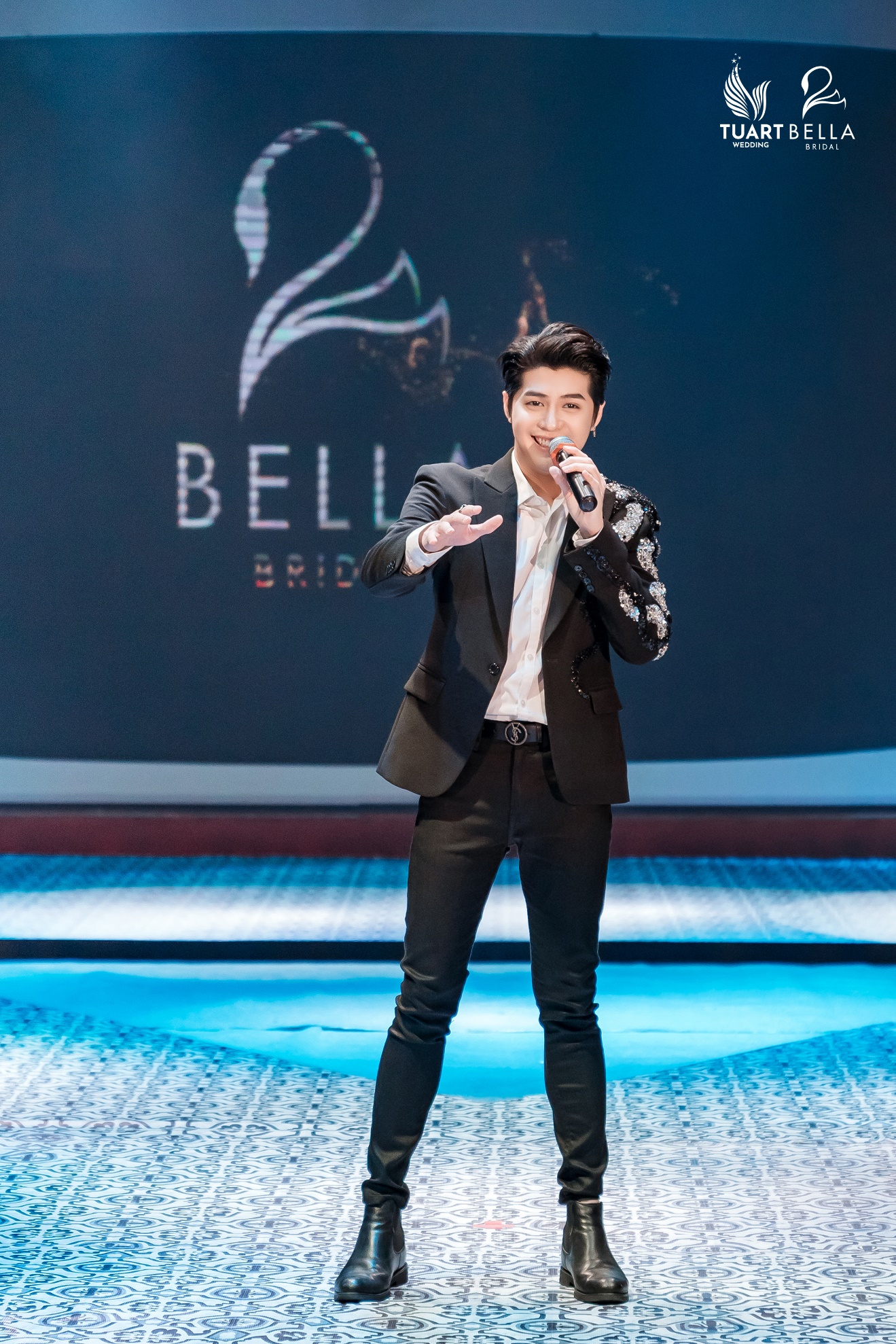 Noo Phước Thịnh, Á hậu Thư Dung cùng xuất hiện trong show diễn váy cưới 12 cung hoàng đạo - Ảnh 2. Noo Phước Thịnh, Á hậu Thư Dung cùng xuất hiện trong show diễn váy cưới 12 cung hoàng đạo - Ảnh 2.