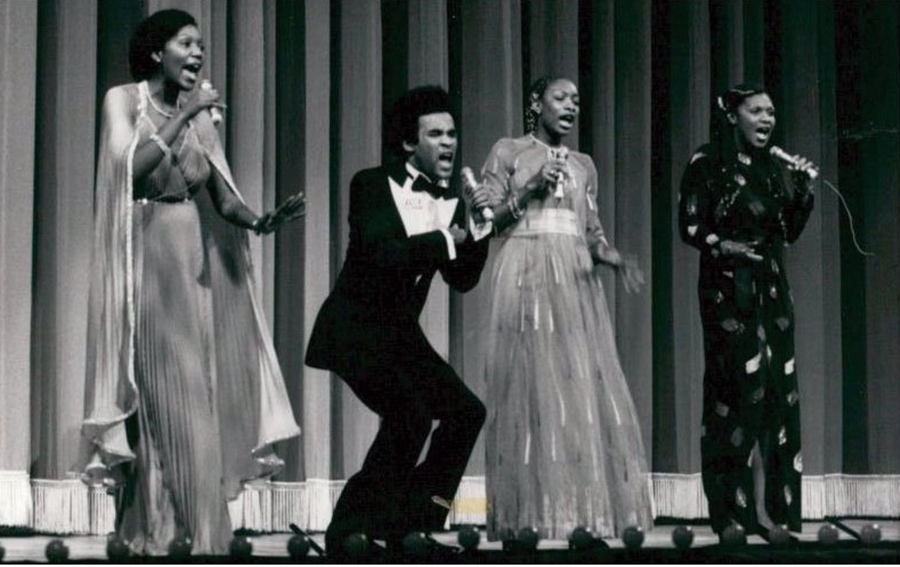 Nhóm nhạc huyền thoại Boney M quay trở lại Việt Nam - Ảnh 3. Nhóm nhạc huyền thoại Boney M quay trở lại Việt Nam - Ảnh 3.