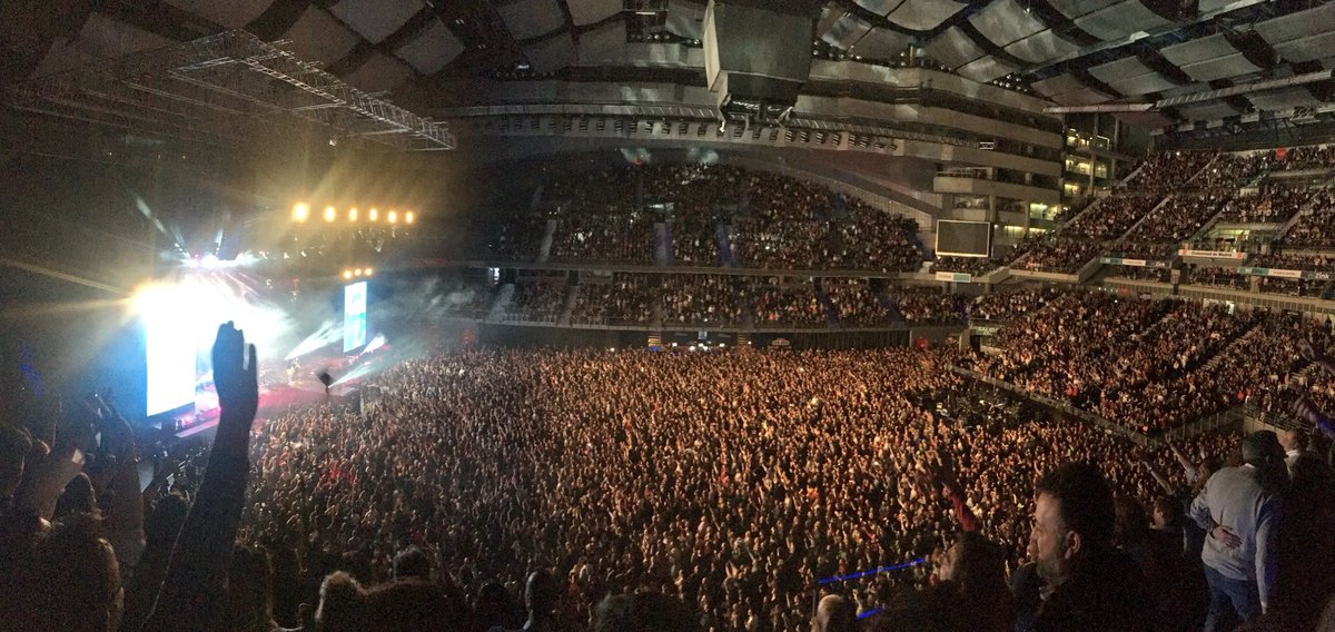 Nhóm nhạc huyền thoại Boney M quay trở lại Việt Nam - Ảnh 4. Nhóm nhạc huyền thoại Boney M quay trở lại Việt Nam - Ảnh 4.