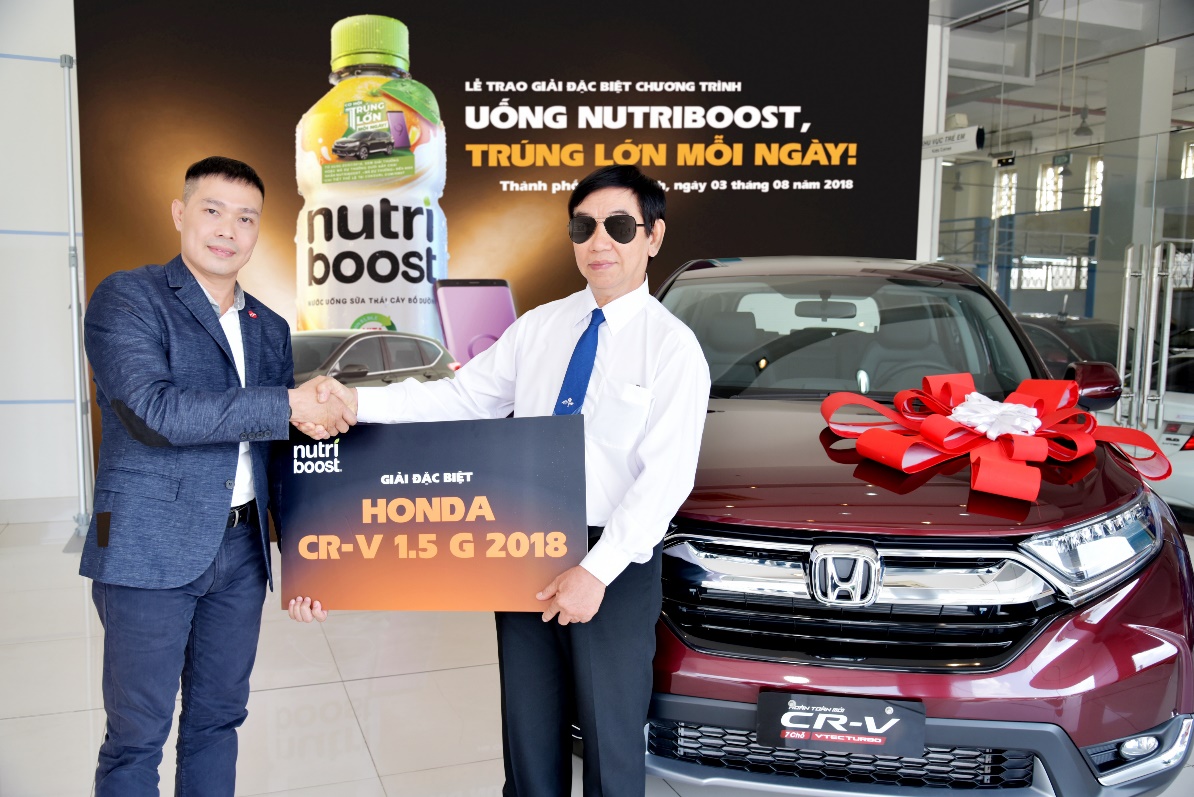 “Uống NutriBoost, trúng lớn mỗi ngày đã tìm được chủ nhân giải đặc biệt - Ảnh 1. “Uống NutriBoost, trúng lớn mỗi ngày đã tìm được chủ nhân giải đặc biệt - Ảnh 1.