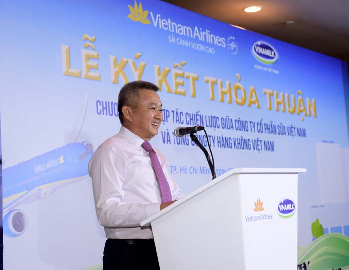 Vietnam Airlines và Vinamilk ký kết hợp tác chiến lược - Ảnh 1. Vietnam Airlines và Vinamilk ký kết hợp tác chiến lược - Ảnh 1.
