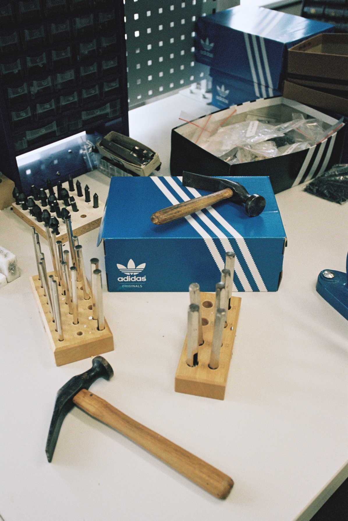 adidas Originals P.O.D S3.1 - Phá vỡ giới hạn sáng tạo thiết kế sneakers - Ảnh 6. adidas Originals P.O.D S3.1 - Phá vỡ giới hạn sáng tạo thiết kế sneakers - Ảnh 6.