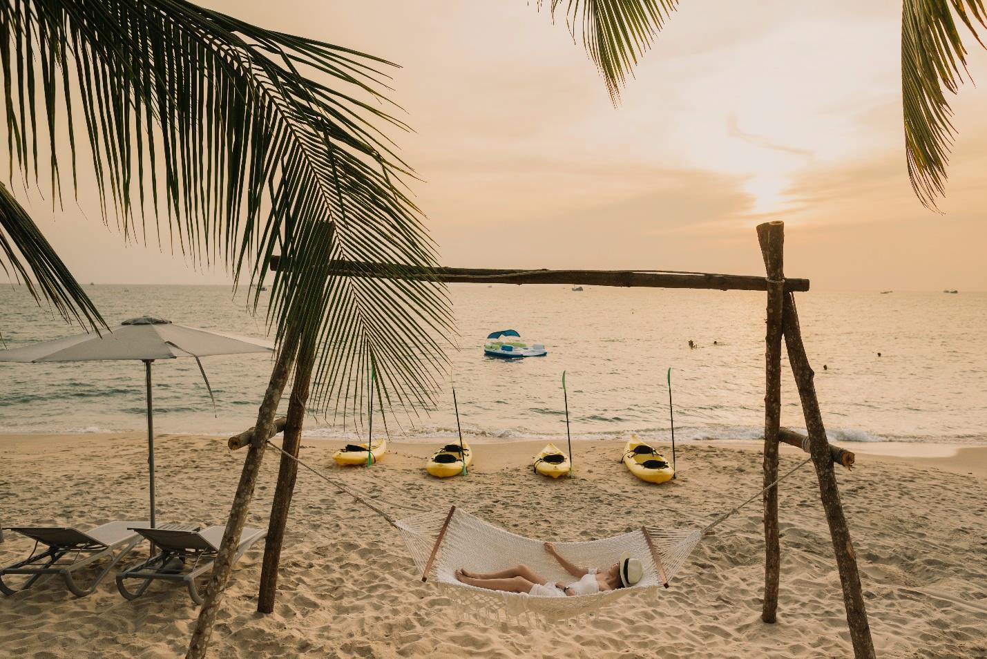 Cao Thiên Trang, Ali Hoàng Dương và loạt sao Việt cùng check-in ngắm hoàng hôn cực đẹp tại Phú Quốc - Ảnh 9. Cao Thiên Trang, Ali Hoàng Dương và loạt sao Việt cùng check-in ngắm hoàng hôn cực đẹp tại Phú Quốc - Ảnh 9.
