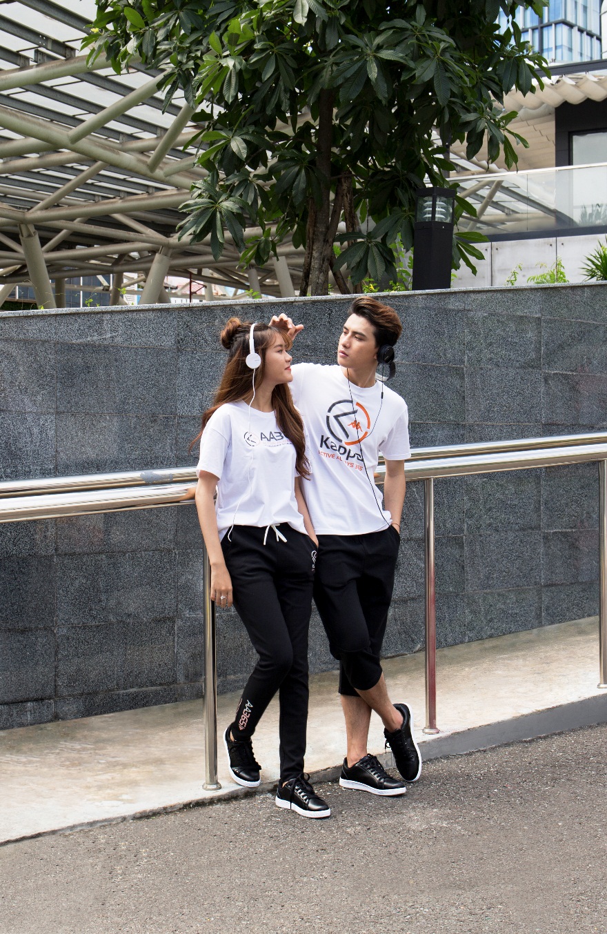 Nếu bạn thích sneaker? Hãy cứ mang sneaker! - Ảnh 3. Nếu bạn thích sneaker? Hãy cứ mang sneaker! - Ảnh 3.