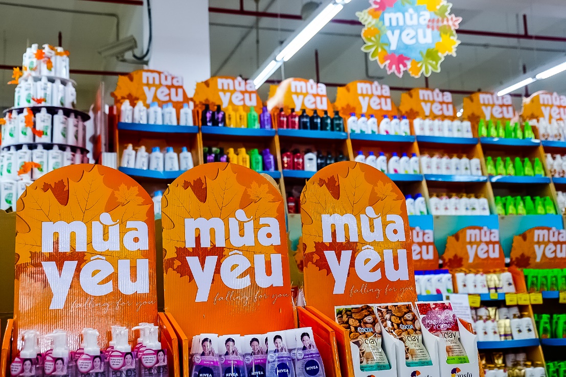 Siêu thị BigC hút khách trong cả ngày thường, nhờ sức nóng của “Beauty Fair mùa yêu” - Ảnh 2. Siêu thị BigC hút khách trong cả ngày thường, nhờ sức nóng của “Beauty Fair mùa yêu” - Ảnh 2.