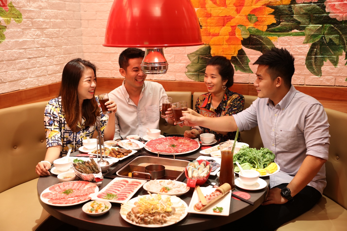Bạn đã đến và khám phá nhà hàng lẩu Hồng Kông độc đáo bậc nhất Sài Gòn? - Ảnh 8. Bạn đã đến và khám phá nhà hàng lẩu Hồng Kông độc đáo bậc nhất Sài Gòn? - Ảnh 8.
