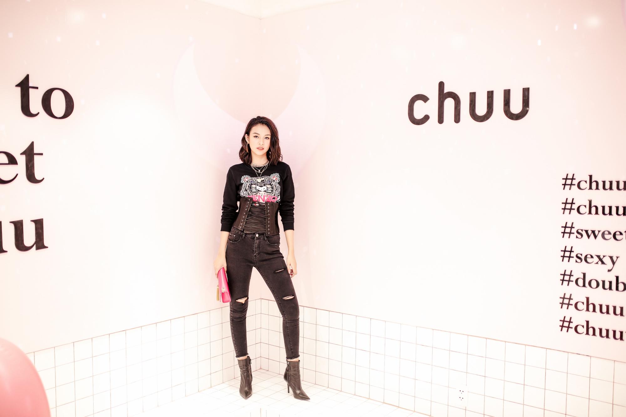 Phí Phương Anh, Quỳnh Anh Shyn cùng dàn sao nữ đọ dáng trong buổi khai trương thương hiệu thời trang Hàn Quốc - Ảnh 7. Phí Phương Anh, Quỳnh Anh Shyn cùng dàn sao nữ đọ dáng trong buổi khai trương thương hiệu thời trang Hàn Quốc - Ảnh 7.