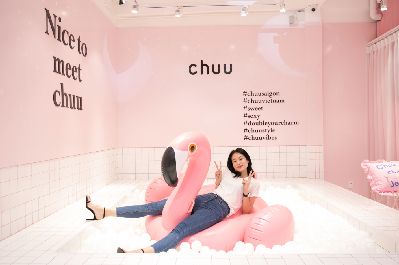 Phí Phương Anh, Quỳnh Anh Shyn cùng dàn sao nữ đọ dáng trong buổi khai trương thương hiệu thời trang Hàn Quốc - Ảnh 15. Phí Phương Anh, Quỳnh Anh Shyn cùng dàn sao nữ đọ dáng trong buổi khai trương thương hiệu thời trang Hàn Quốc - Ảnh 15.