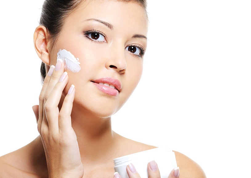 BB, CC Cream từng là trend nhưng bạn có biết loại kem nền này đang được “sủng ái” trở lại? - Ảnh 2. BB, CC Cream từng là trend nhưng bạn có biết loại kem nền này đang được “sủng ái” trở lại? - Ảnh 2.