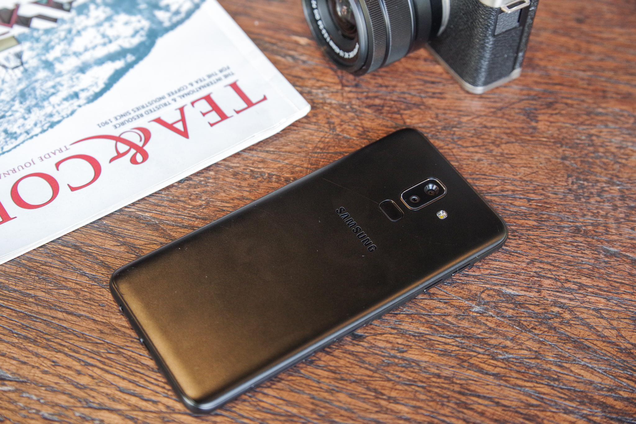 Smartphone tầm trung đã thay đổi thế nào chỉ sao 1 năm - Ảnh 2. Smartphone tầm trung đã thay đổi thế nào chỉ sao 1 năm - Ảnh 2.
