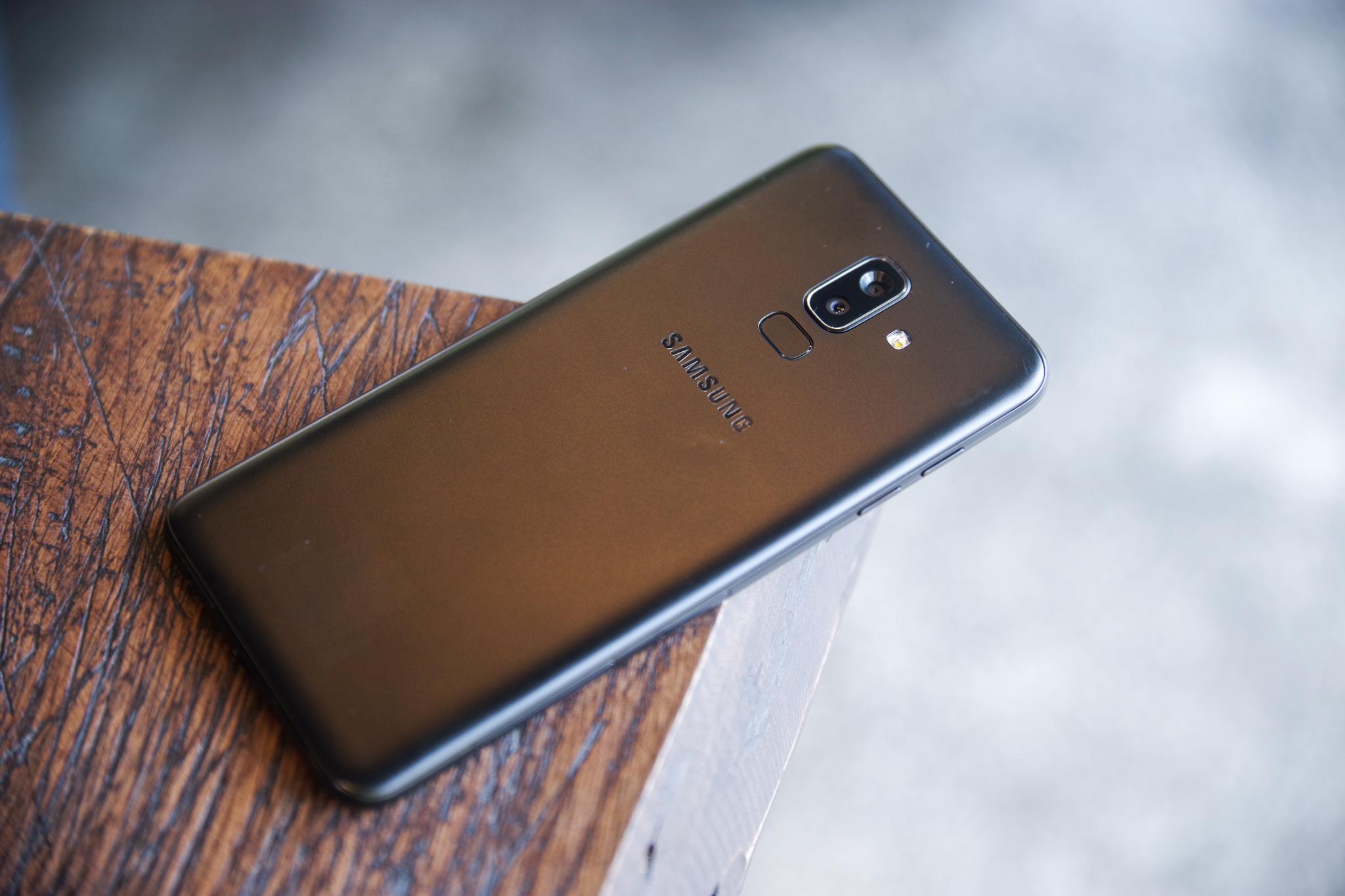 Smartphone tầm trung đã thay đổi thế nào chỉ sao 1 năm - Ảnh 5. Smartphone tầm trung đã thay đổi thế nào chỉ sao 1 năm - Ảnh 5.