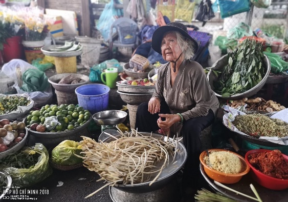 Muôn màu cuộc sống mưu sinh qua bộ ảnh “TP.HCM 2018” - Ảnh 9. Muôn màu cuộc sống mưu sinh qua bộ ảnh “TP.HCM 2018” - Ảnh 9.