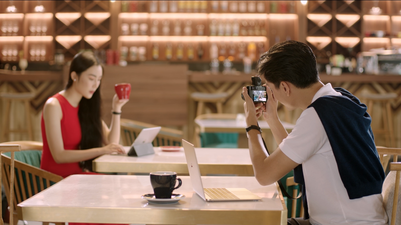 Quang Đại và Helly Tống “tình bể bình” trong clip mới đẹp đến “từng cen-ti-mét” - Ảnh 5. Quang Đại và Helly Tống “tình bể bình” trong clip mới đẹp đến “từng cen-ti-mét” - Ảnh 5.