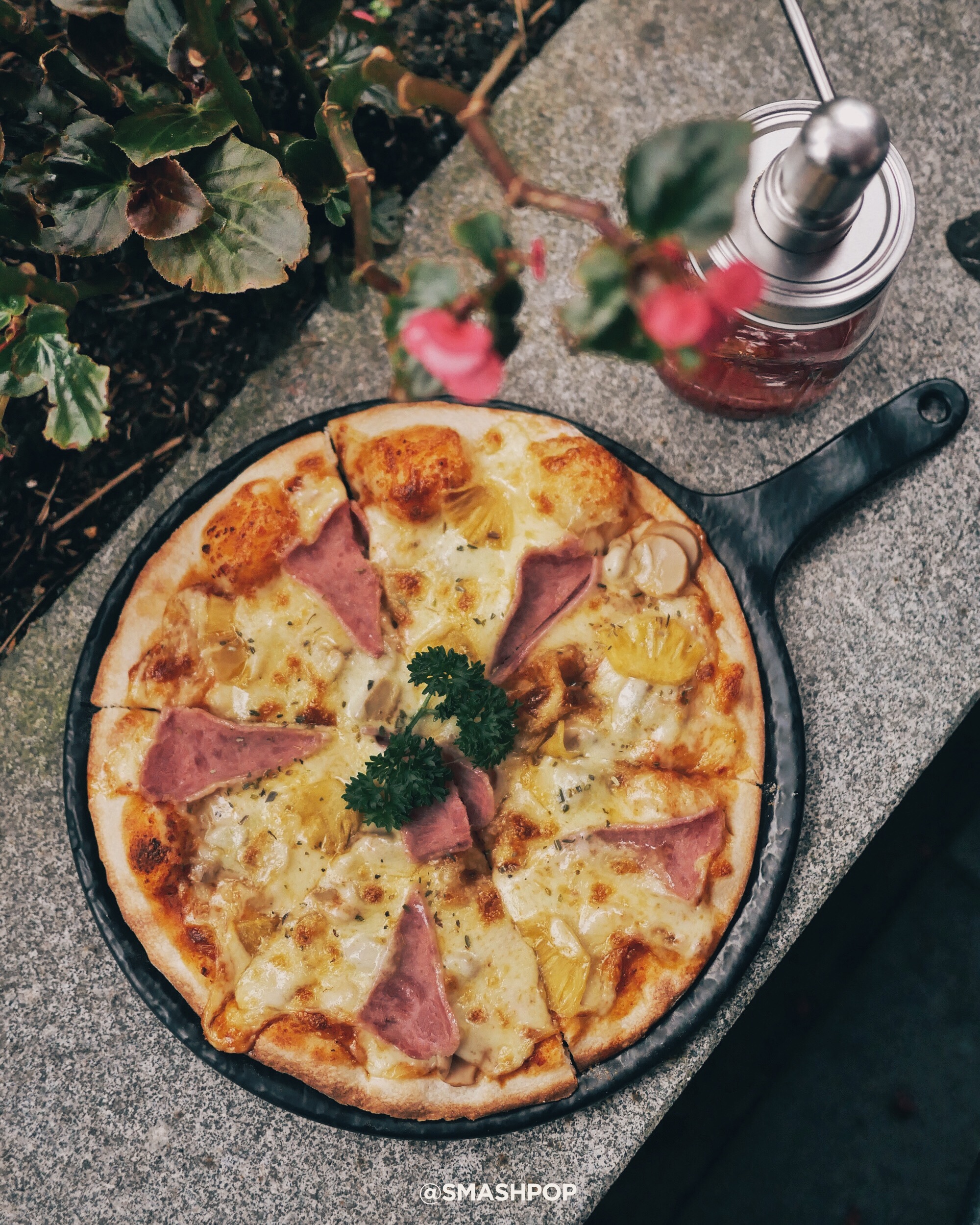 Tác giả bức ảnh Cầu Vàng nổi tiếng khắp Instagram viết về khoảnh khắc ấn tượng trên đỉnh Bà Nà - Ảnh 5. Tác giả bức ảnh Cầu Vàng nổi tiếng khắp Instagram viết về khoảnh khắc ấn tượng trên đỉnh Bà Nà - Ảnh 5.