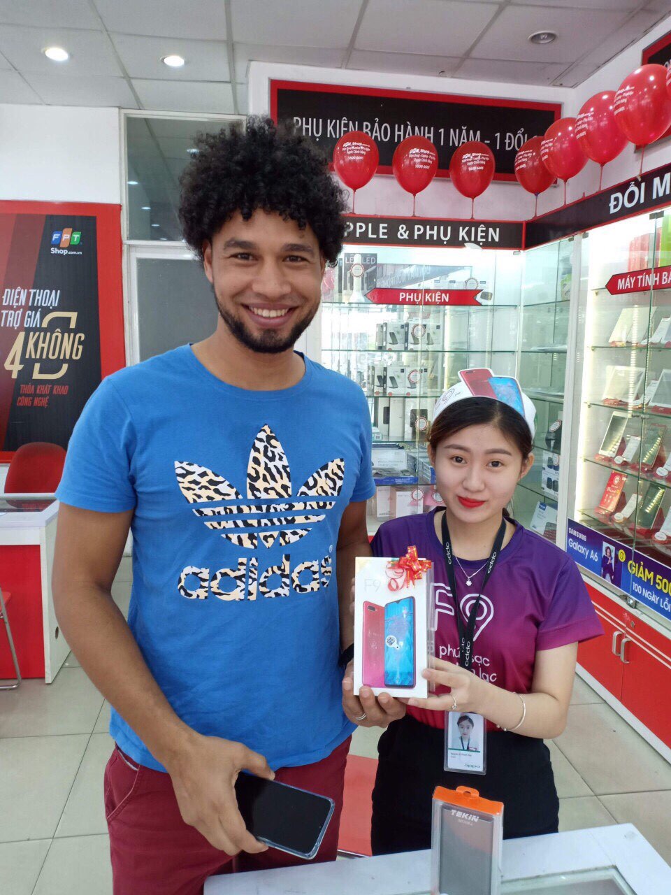 OPPO F9 chứng minh sức hút với 48,000 đơn đặt trước chỉ trong 10 ngày - Ảnh 1. OPPO F9 chứng minh sức hút với 48,000 đơn đặt trước chỉ trong 10 ngày - Ảnh 1.