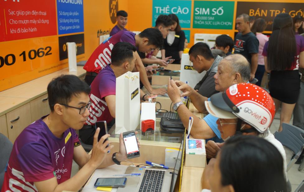 OPPO F9 chứng minh sức hút với 48,000 đơn đặt trước chỉ trong 10 ngày - Ảnh 2. OPPO F9 chứng minh sức hút với 48,000 đơn đặt trước chỉ trong 10 ngày - Ảnh 2.