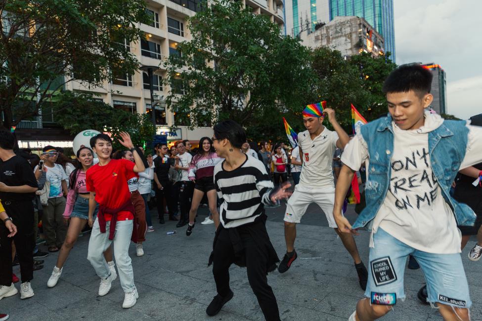 VietPride Sài Gòn 2018: Ngày rực rỡ và tự hào của cộng đồng LGBTI+ - Ảnh 24. VietPride Sài Gòn 2018: Ngày rực rỡ và tự hào của cộng đồng LGBTI+ - Ảnh 24.