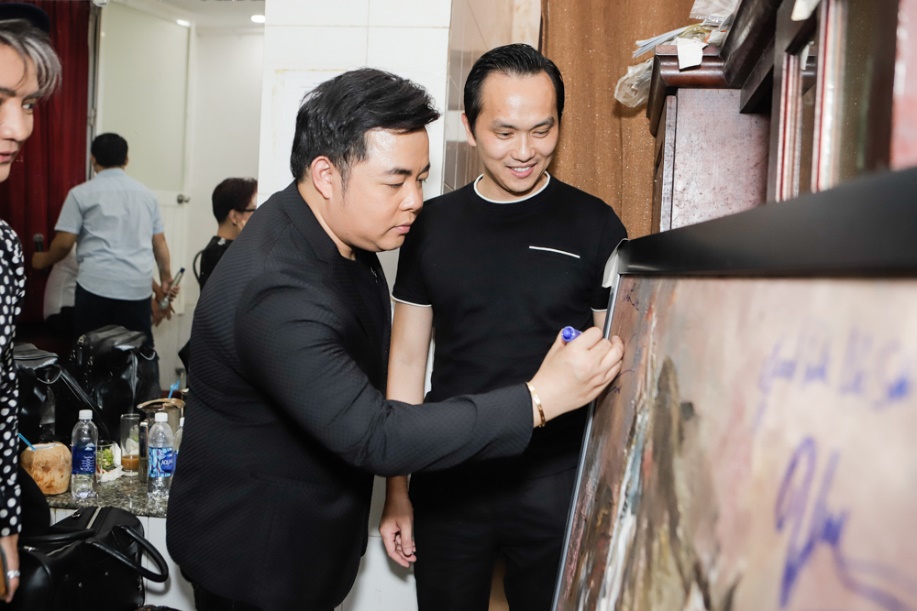 Doanh nhân Nguyễn Mạnh Hà ủng hộ Mai Phương 200 triệu - Ảnh 5. Doanh nhân Nguyễn Mạnh Hà ủng hộ Mai Phương 200 triệu - Ảnh 5.