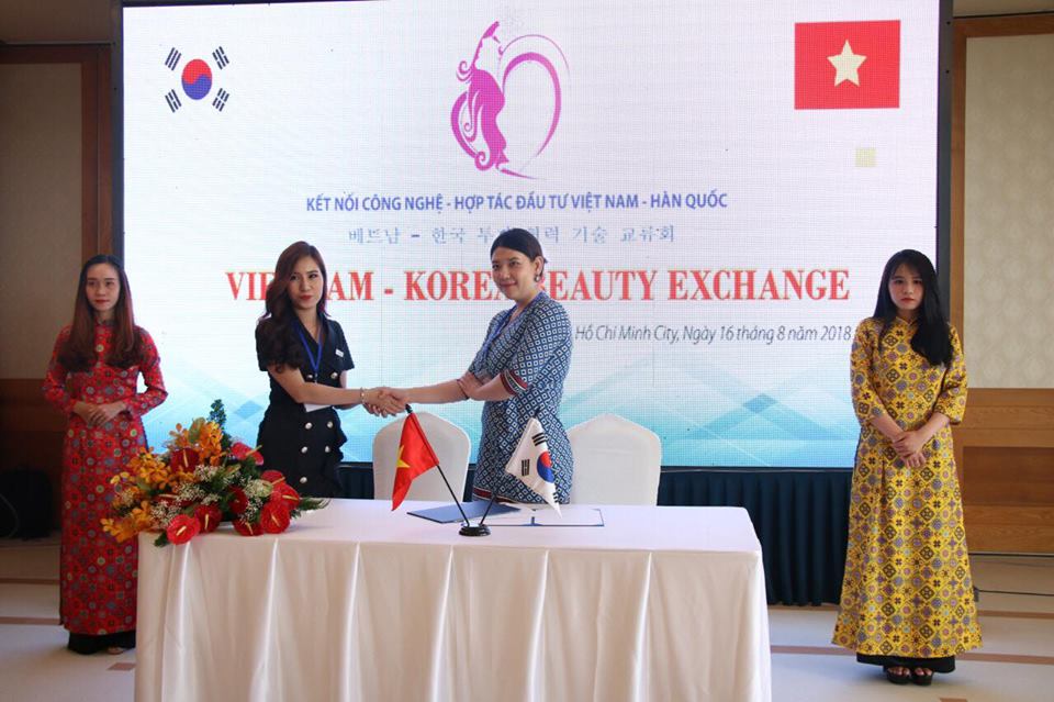Q – Lady ra mắt bộ đôi sản phẩm mới hứa hẹn được giới trẻ tin dùng - Ảnh 1. Q – Lady ra mắt bộ đôi sản phẩm mới hứa hẹn được giới trẻ tin dùng - Ảnh 1.