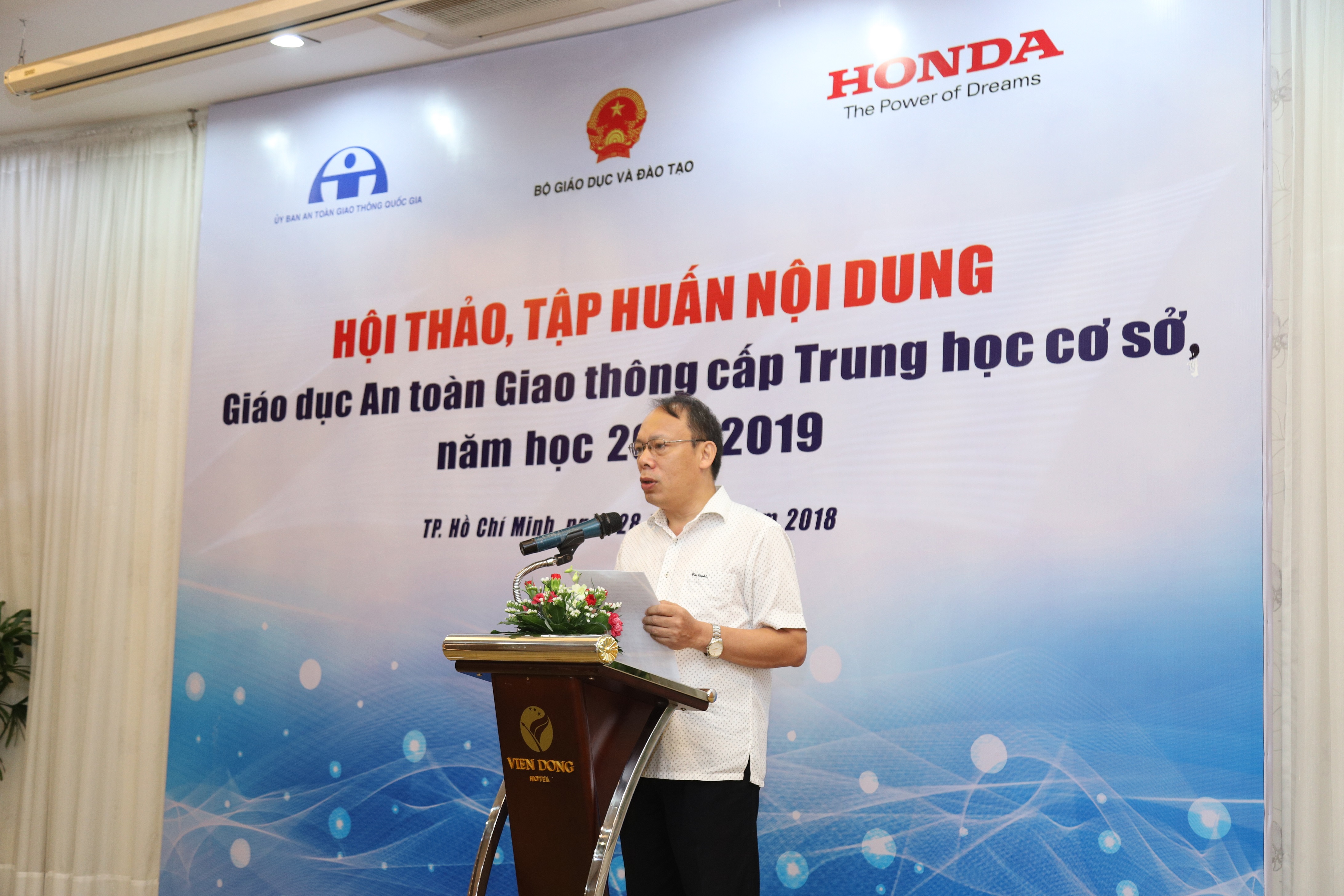 Khởi động chương trình giáo dục “An toàn giao thông cho nụ cười ngày mai” năm học 2018-2019 - Ảnh 1. Khởi động chương trình giáo dục “An toàn giao thông cho nụ cười ngày mai” năm học 2018-2019 - Ảnh 1.