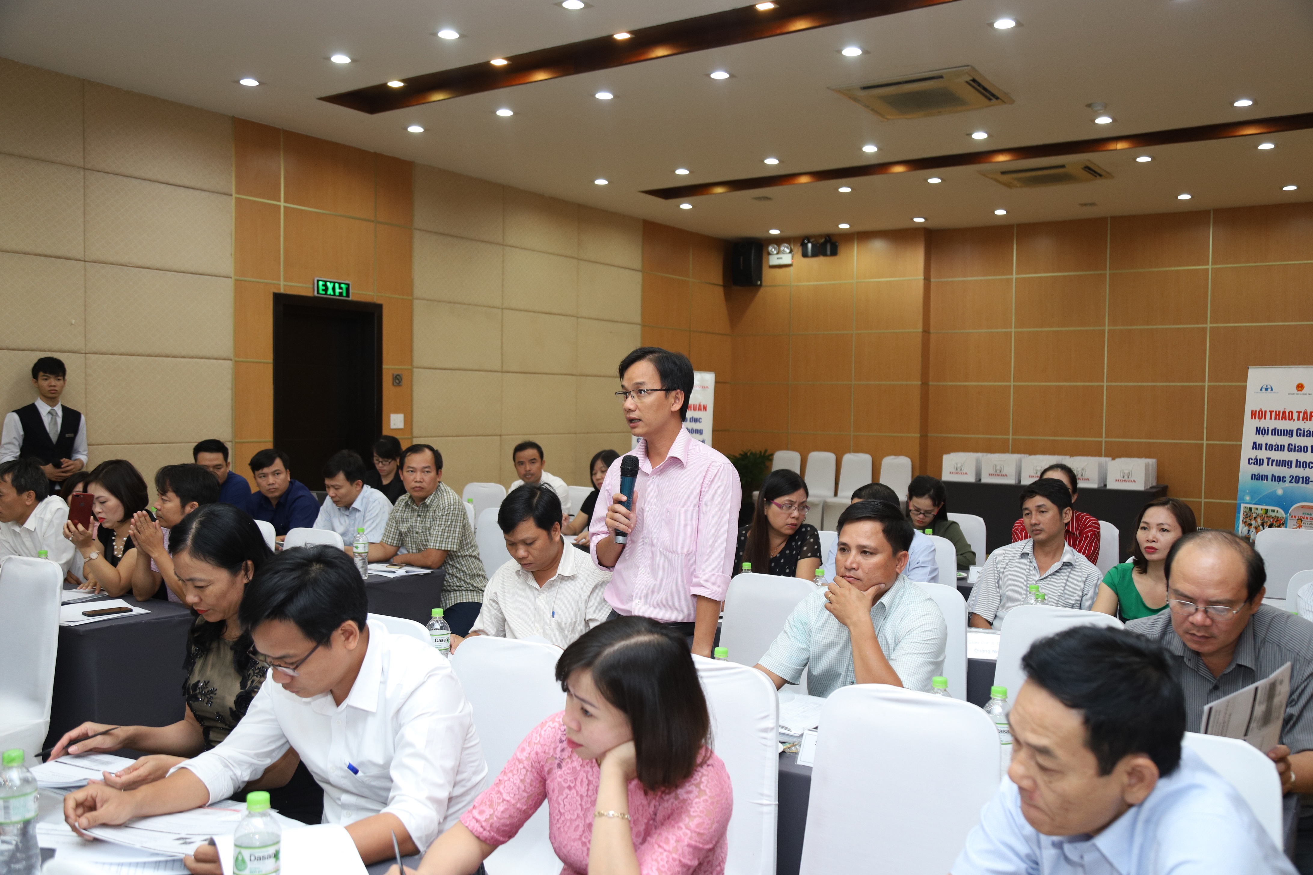 Khởi động chương trình giáo dục “An toàn giao thông cho nụ cười ngày mai” năm học 2018-2019 - Ảnh 2. Khởi động chương trình giáo dục “An toàn giao thông cho nụ cười ngày mai” năm học 2018-2019 - Ảnh 2.