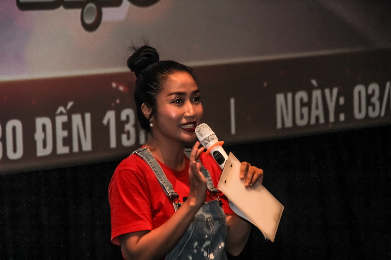 Gia đình Thủy Anh - Đăng Khôi cùng 4 mẹ con MC Ốc Thanh Vân cùng diện tông đỏ đi sự kiện ra mắt phim - Ảnh 5. Gia đình Thủy Anh - Đăng Khôi cùng 4 mẹ con MC Ốc Thanh Vân cùng diện tông đỏ đi sự kiện ra mắt phim - Ảnh 5.