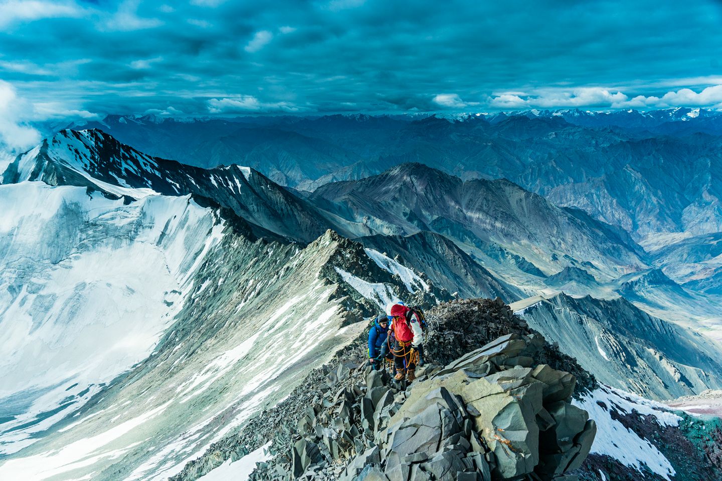 Hoàng Lê Giang - Tuổi trẻ nên biết không thỏa mãn để mở rộng hơn những giới hạn bản thân - Ảnh 4. Hoàng Lê Giang - Tuổi trẻ nên biết không thỏa mãn để mở rộng hơn những giới hạn bản thân - Ảnh 4.
