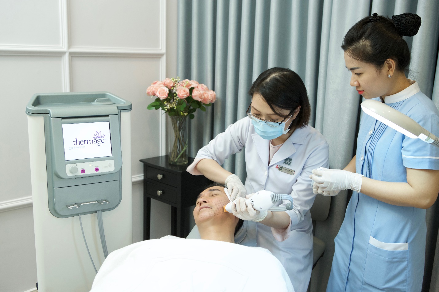 4 lý do hội bạn gái mê làm đẹp check-in rần rần tại White Clinic - Ảnh 6. 4 lý do hội bạn gái mê làm đẹp check-in rần rần tại White Clinic - Ảnh 6.