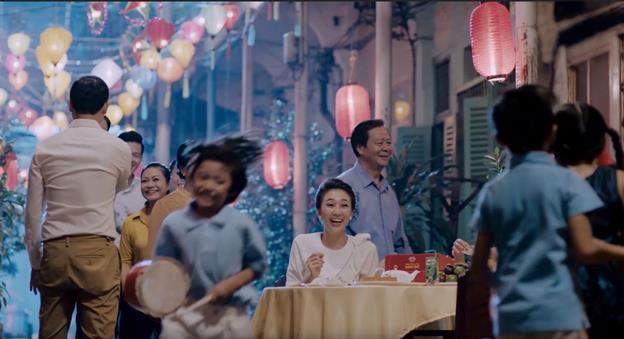 Clip 30 giây đánh thức tình làng nghĩa xóm đêm Trung thu - Ảnh 2.