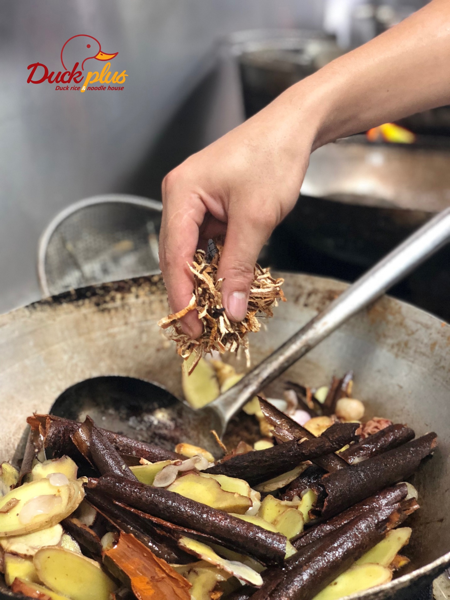 Thử ngay cơm vịt Triều Châu vừa xuất hiện tại Hà Nội - Ảnh 3. Thử ngay cơm vịt Triều Châu vừa xuất hiện tại Hà Nội - Ảnh 3.