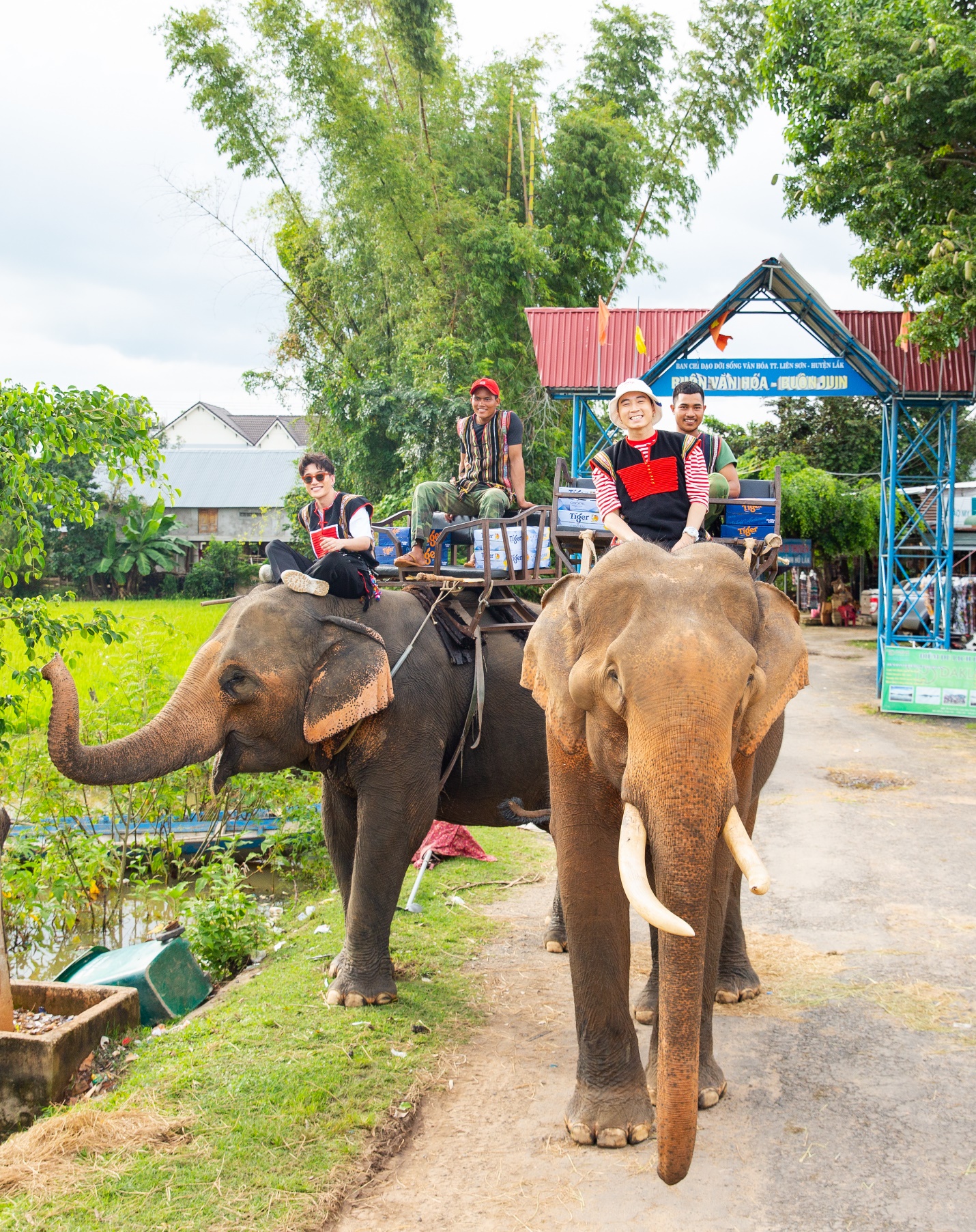 Châu Đăng Khoa bắn rap buộc Karik hát vai nữ Người lạ ơi gây sửng sốt - Ảnh 1. Châu Đăng Khoa bắn rap buộc Karik hát vai nữ Người lạ ơi gây sửng sốt - Ảnh 1.