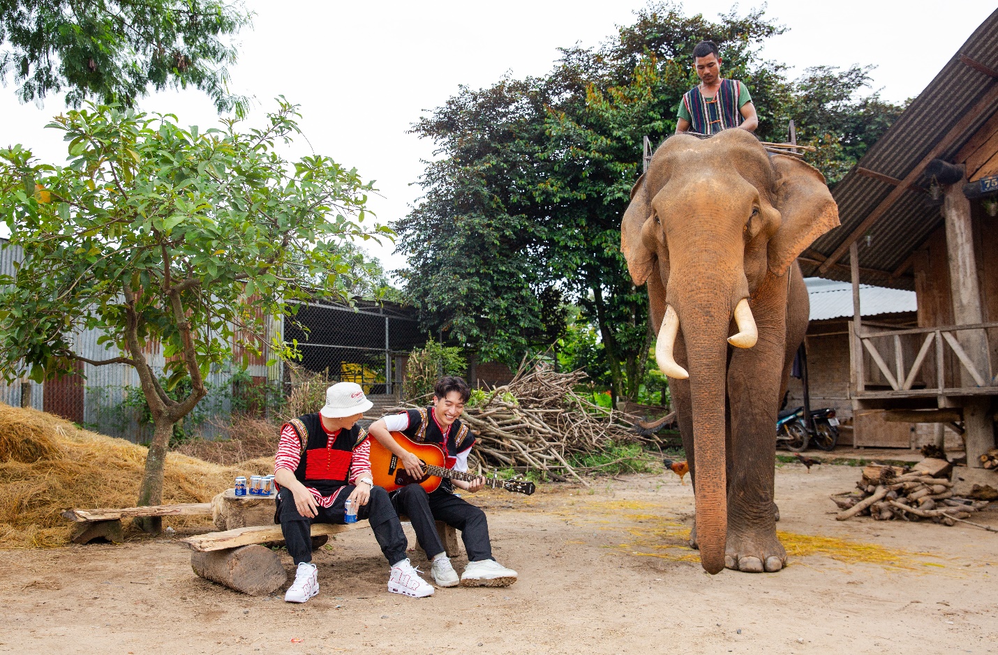 Châu Đăng Khoa bắn rap buộc Karik hát vai nữ Người lạ ơi gây sửng sốt - Ảnh 6. Châu Đăng Khoa bắn rap buộc Karik hát vai nữ Người lạ ơi gây sửng sốt - Ảnh 6.