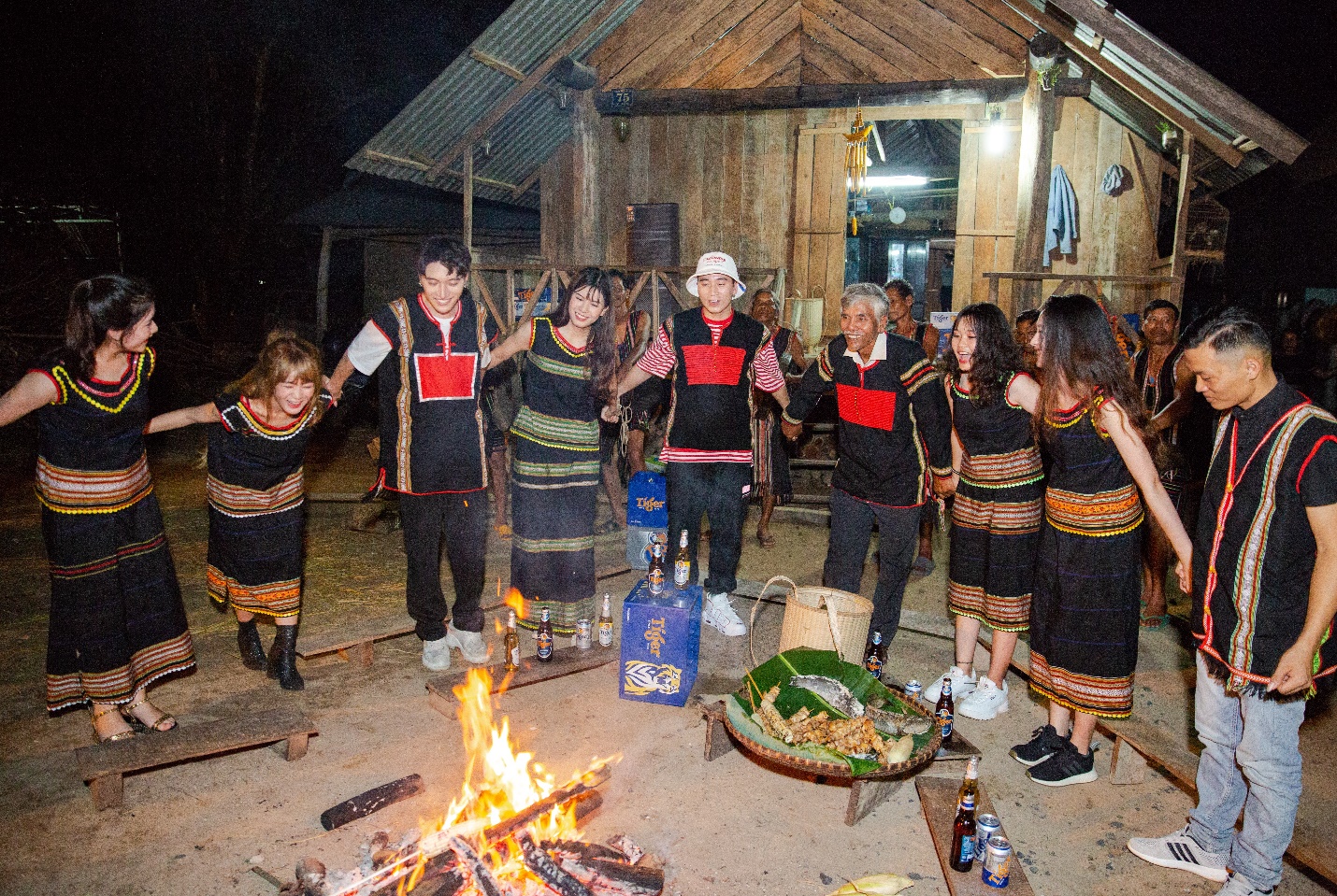 Châu Đăng Khoa bắn rap buộc Karik hát vai nữ Người lạ ơi gây sửng sốt - Ảnh 10. Châu Đăng Khoa bắn rap buộc Karik hát vai nữ Người lạ ơi gây sửng sốt - Ảnh 10.