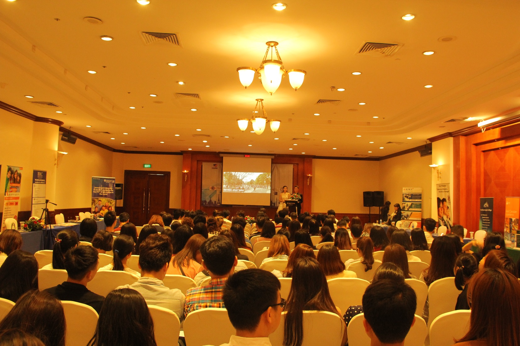 Phỏng vấn nhận học bổng 150 triệu đồng cùng trường BHMS Thụy Sĩ - Ảnh 3. Phỏng vấn nhận học bổng 150 triệu đồng cùng trường BHMS Thụy Sĩ - Ảnh 3.