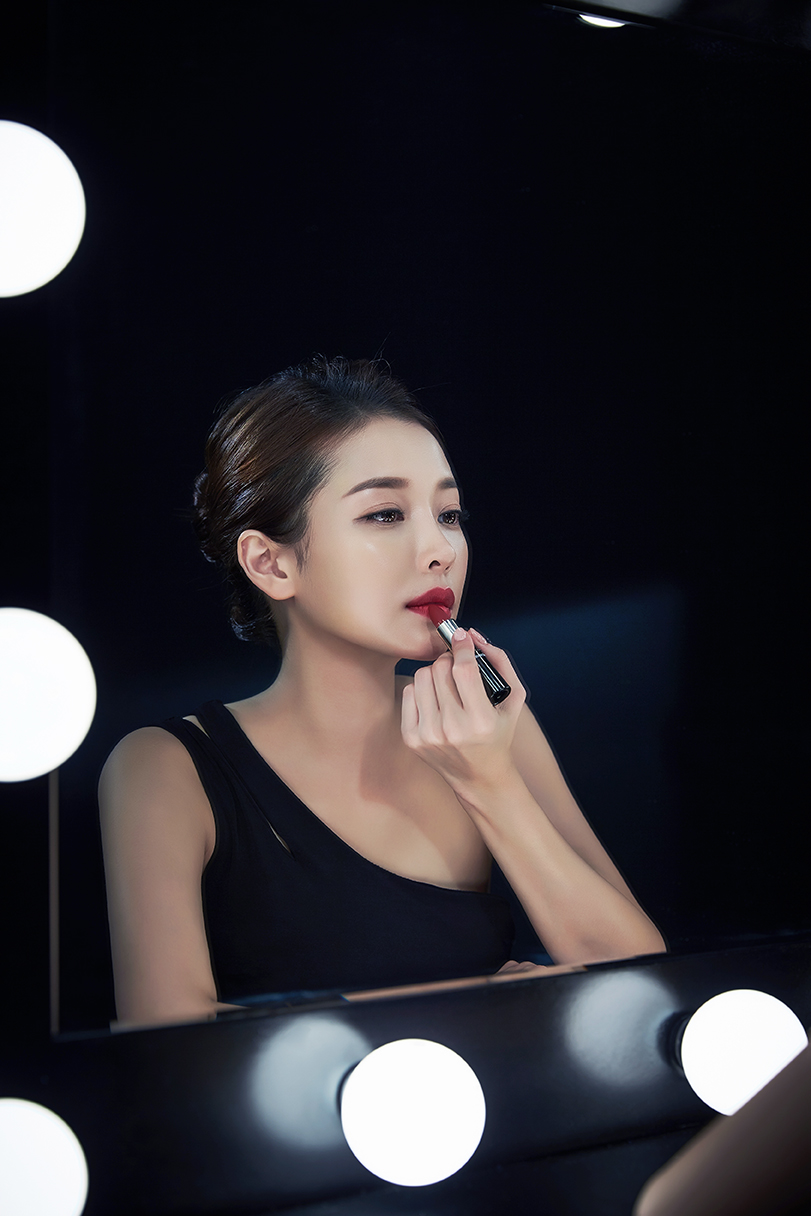 Phái đẹp ngẩn ngơ với thương hiệu son Momeii đang gây sốt tại Hàn Quốc - Ảnh 1. Phái đẹp ngẩn ngơ với thương hiệu son Momeii đang gây sốt tại Hàn Quốc - Ảnh 1.