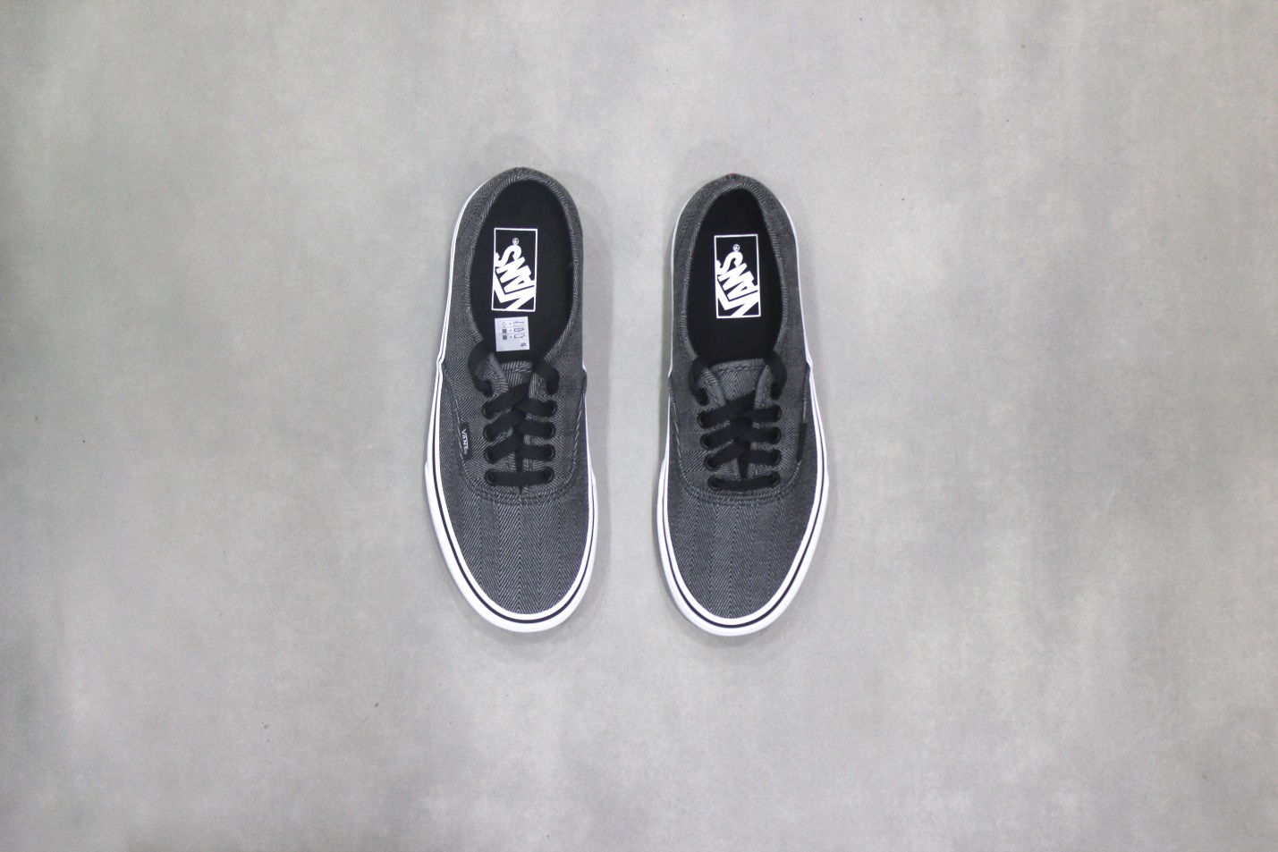 Vans Oversized Herringbone – Những chiếc xương cá tạo nên sự cân bằng giữa quá khứ và hiện tại - Ảnh 2. Vans Oversized Herringbone – Những chiếc xương cá tạo nên sự cân bằng giữa quá khứ và hiện tại - Ảnh 2.