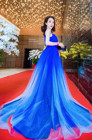 Hot girl chuyển giới Trần Đoàn xinh đẹp trong trang phục của NTK Đỗ Long - Ảnh 1. Hot girl chuyển giới Trần Đoàn xinh đẹp trong trang phục của NTK Đỗ Long - Ảnh 1.