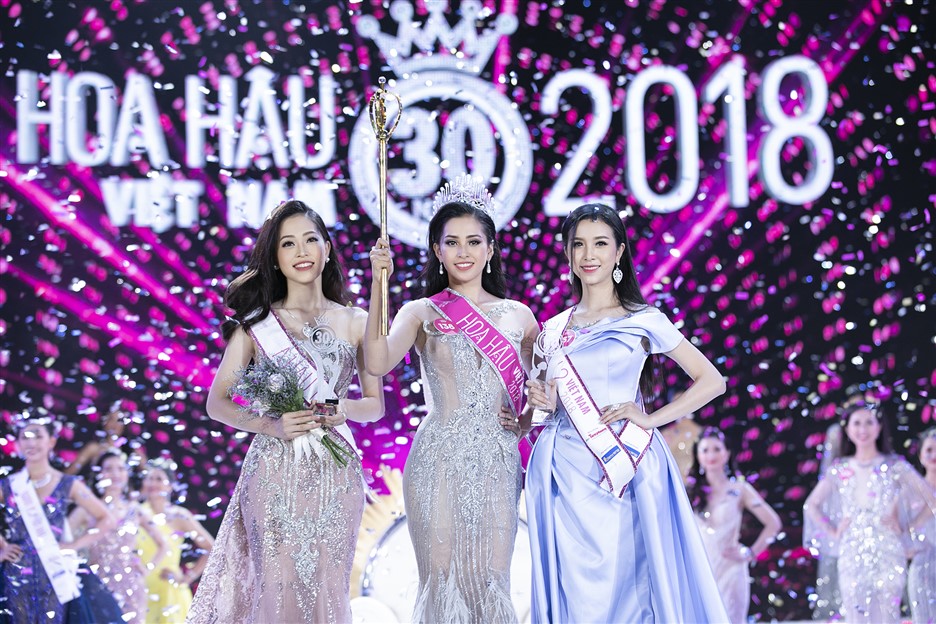 Top 3 Hoa hậu Việt Nam 2018 hội ngộ tại Lễ hội Mặt trời mọc - Ảnh 1. Top 3 Hoa hậu Việt Nam 2018 hội ngộ tại Lễ hội Mặt trời mọc - Ảnh 1.