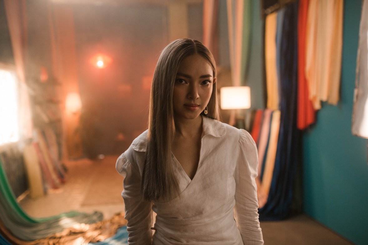 Cán mốc triệu view, Tóc Tiên “nổi loạn” cùng loạt hot face trong MV mới - Ảnh 4. Cán mốc triệu view, Tóc Tiên “nổi loạn” cùng loạt hot face trong MV mới - Ảnh 4.