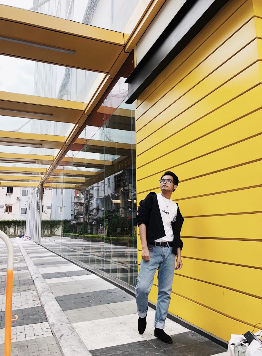 Midu cùng dàn sao Việt xuống phố chuẩn phong cách thời thượng chỉ với áo thun trắng basic - Ảnh 12. Midu cùng dàn sao Việt xuống phố chuẩn phong cách thời thượng chỉ với áo thun trắng basic - Ảnh 12.