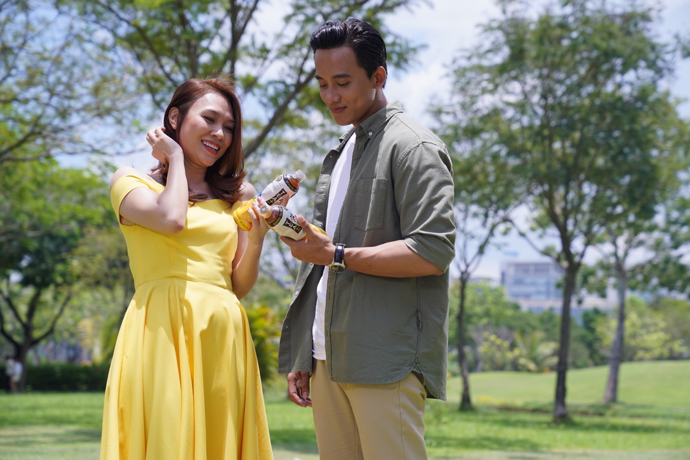 Học bí kíp thả thính từ MV mới của Mỹ Tâm: Ăn nhiều vẫn được yêu! - Ảnh 5. Học bí kíp thả thính từ MV mới của Mỹ Tâm: Ăn nhiều vẫn được yêu! - Ảnh 5.