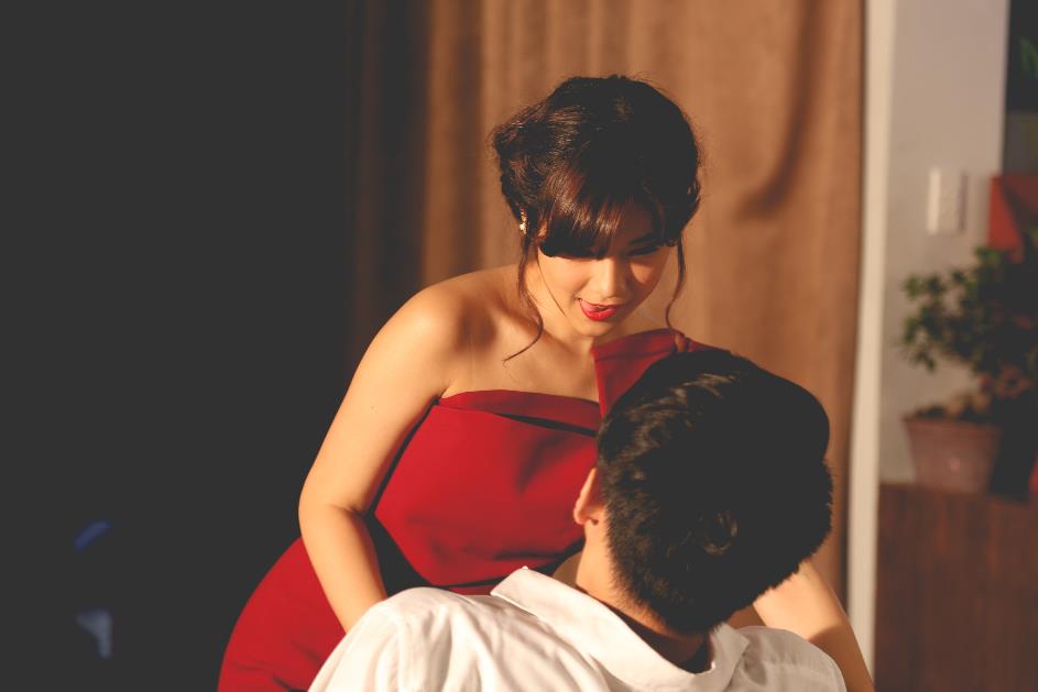 Sự chuyển hóa màu sắc trong “Kế hoạch đổi chồng” - Ảnh 3. Sự chuyển hóa màu sắc trong “Kế hoạch đổi chồng” - Ảnh 3.